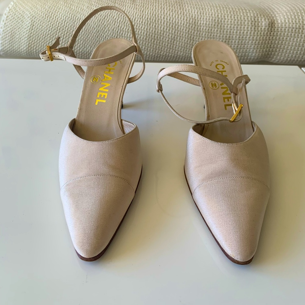 Chanel beige high heels